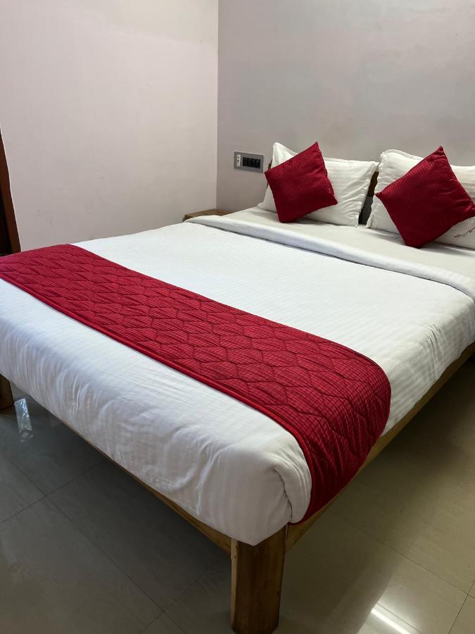 Tulip Villa 3Bhk 2Bhk And 1Bhk Located Near Chunnambar Boat House And Paradise Beach Pūrnānkuppam Exterior foto