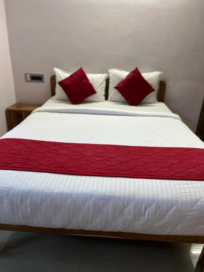 Tulip Villa 3Bhk 2Bhk And 1Bhk Located Near Chunnambar Boat House And Paradise Beach Pūrnānkuppam Exterior foto